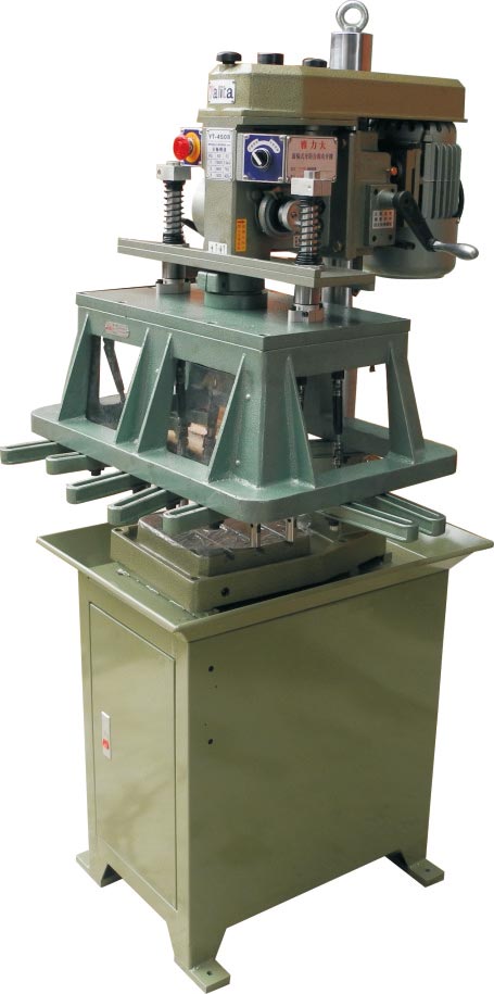 YT-4508電腦板金，液晶顯示多軸攻牙機